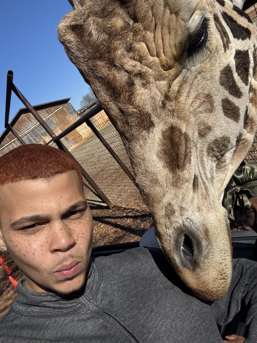 nate2fly__'s tweet photo. twinzo😗🥰😍 https://t.co/JHZtoxbFpJ