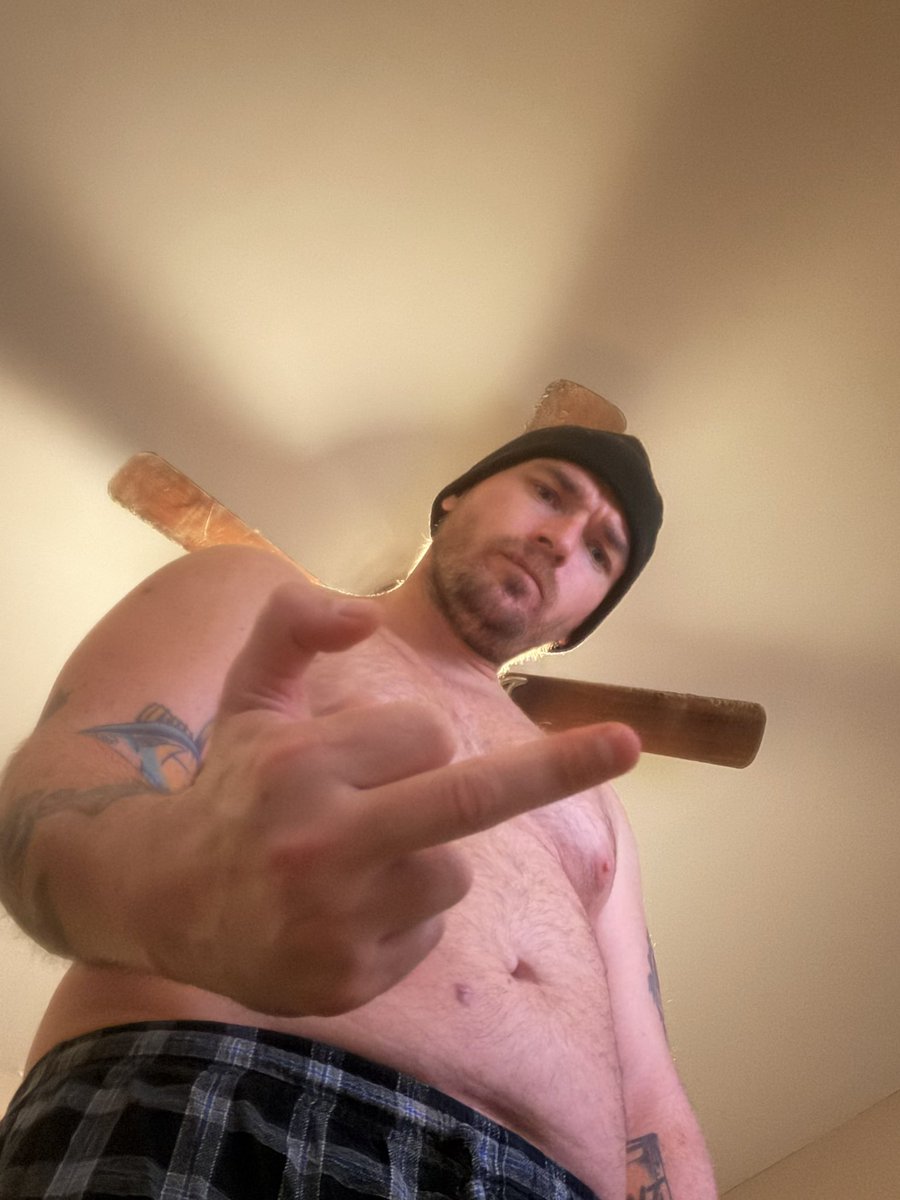 Mastaz77's tweet photo. FUCKIN PIGS BOW DOWN TO DADDY!!! #findom #footmaster #popperpigs #sniff #feet #shoes https://t.co/XKb9SVJcFf