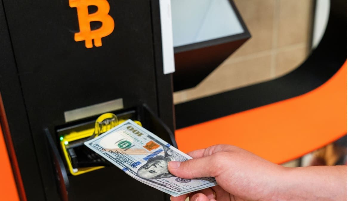 Byecoin_X's tweet image. Man koopt elke dag paar euro aan BTC: hoe staat hij er nu voor? Wat is dollar-cost averaging (DCA)? Niemand weet wanneer cryptomunt dieptepunt bereikt of hoogste punt raakt. 

#Bitcoin #Byecoin #crypte-insiders #DCA #Bitcoiners #GeenPaniek #cryptomunt

crypto-insiders.nl/nieuws/bitcoin…