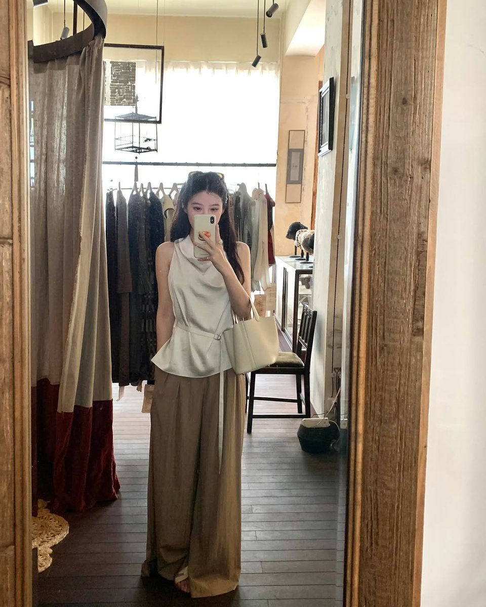 #SatinFetish #TokyoFetishism #Satin