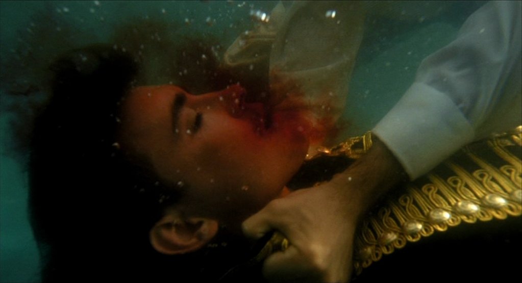 sereneObscurity's tweet image. strong contender for one of the best looking films ever made 

the fall (2006)