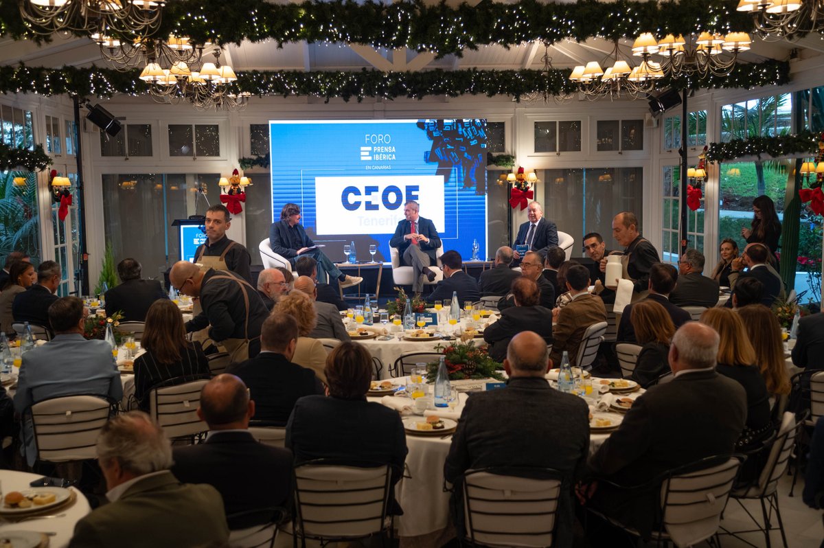 Sin la mejora de la productividad no tenemos nada que hacer en Canarias

Hoy participamos en el Encuentro informativo con <a href="/MDominguez_Glez/">Manuel Domínguez</a>, una cita organizada por <a href="/PrensaIberica/">Prensa Ibérica</a> <a href="/eldia/">El Día</a> en la que se abordaron los desafíos actuales y futuros del Archipiélago.

<a href="/VicepresiCan/">Vicepresidencia GobCan</a>