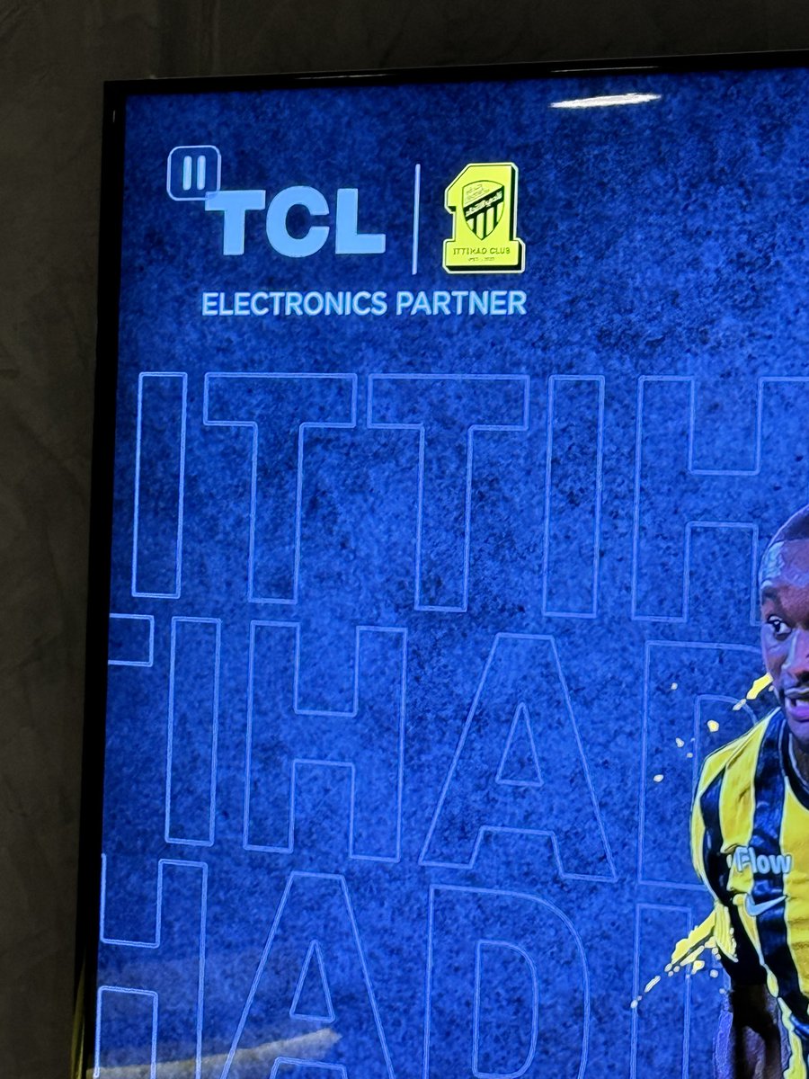 🔴 بالنسبة لعقد الرعاية ..
⚪️ للفريق الأول للراجل سيكون على منطقة الكتف ..
⚪️ بينما سيكون في اعلى الصدر لقميص الفريق النسائي الاول لكرة القدم ..
⚽️⚽️⚽️⚽️⚽️⚽️ 
#الاتحاد