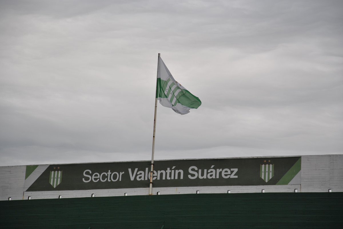 🇳🇬| Veo mucho hincha neutral diciendo “Club Corrupto” y me gustaría levantar la voz por el socio del club:

Que un par de nefastos pongan su negocio por encima de lo nuestro, no hace a #Banfield eso que dicen.

Aca los ÚNICOS afectados somos los socios. No confundan.