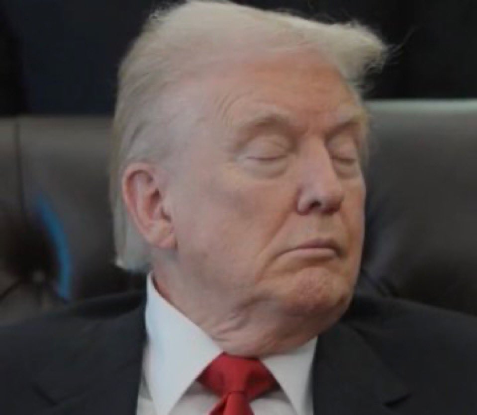 Markfry809's tweet image. Trump supporters like to call Canada a “shithole country”

what’s laughable is my country isn’t led by a child raping indicted felon who shits his pants and can’t stay awake….