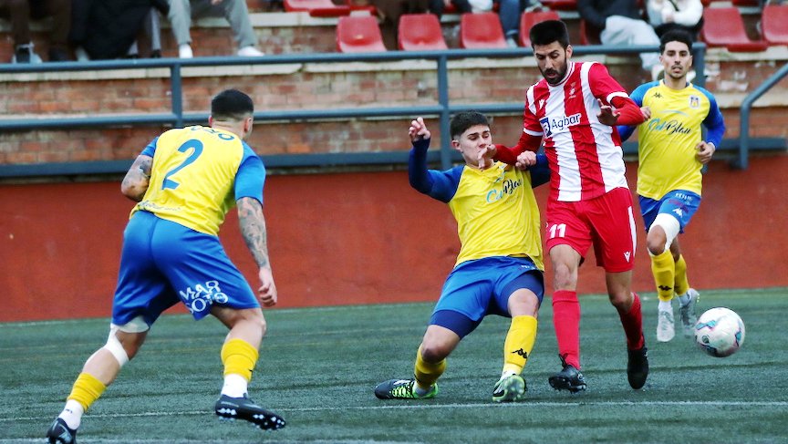 uecastelldefels's tweet image. #PrimerEquipUEC | 🟡🔵

🔢 LES DADES j11 @uecastelldefels 

🔗 Totes a shorturl.at/hT6MF

🖊️ El Castelldefels no empatava 3 partits seguits en una sola lliga des de la temporada 20-21 (llavors a la #3div5)

📸 @El_Travesser 

#SomHiGrocs #2aLligaElit