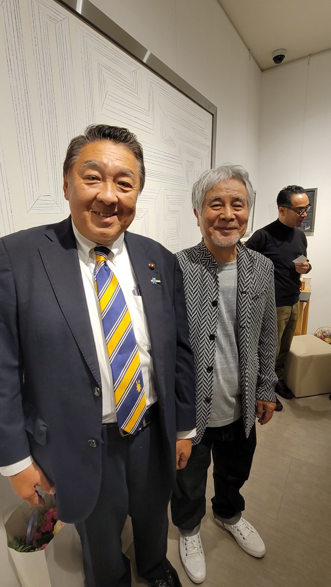 築や空間のプロデュースなど、「空間」と「食」の世界で50年にわたり創造に携わってきた、友人の落合潤一さんが初の個展を恵比寿のギャラリーで開催し、オープンパーティーに出席してきました。