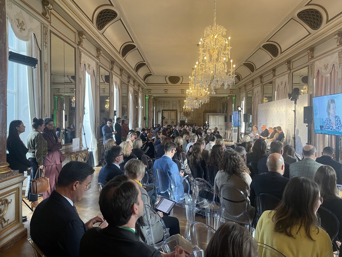 ESWInfluenza's tweet image. 🔴Live #EHS2025 💫 #ESWI is delighted to join the dialogue on #innovation #competitiveness  #preparedness 🫂 We echo words of @hadjalahbib Being prepared is not the job of institutions alone. It is our shared responsibility, from Member States &amp;amp; citizens to scientists &amp;amp; industry.