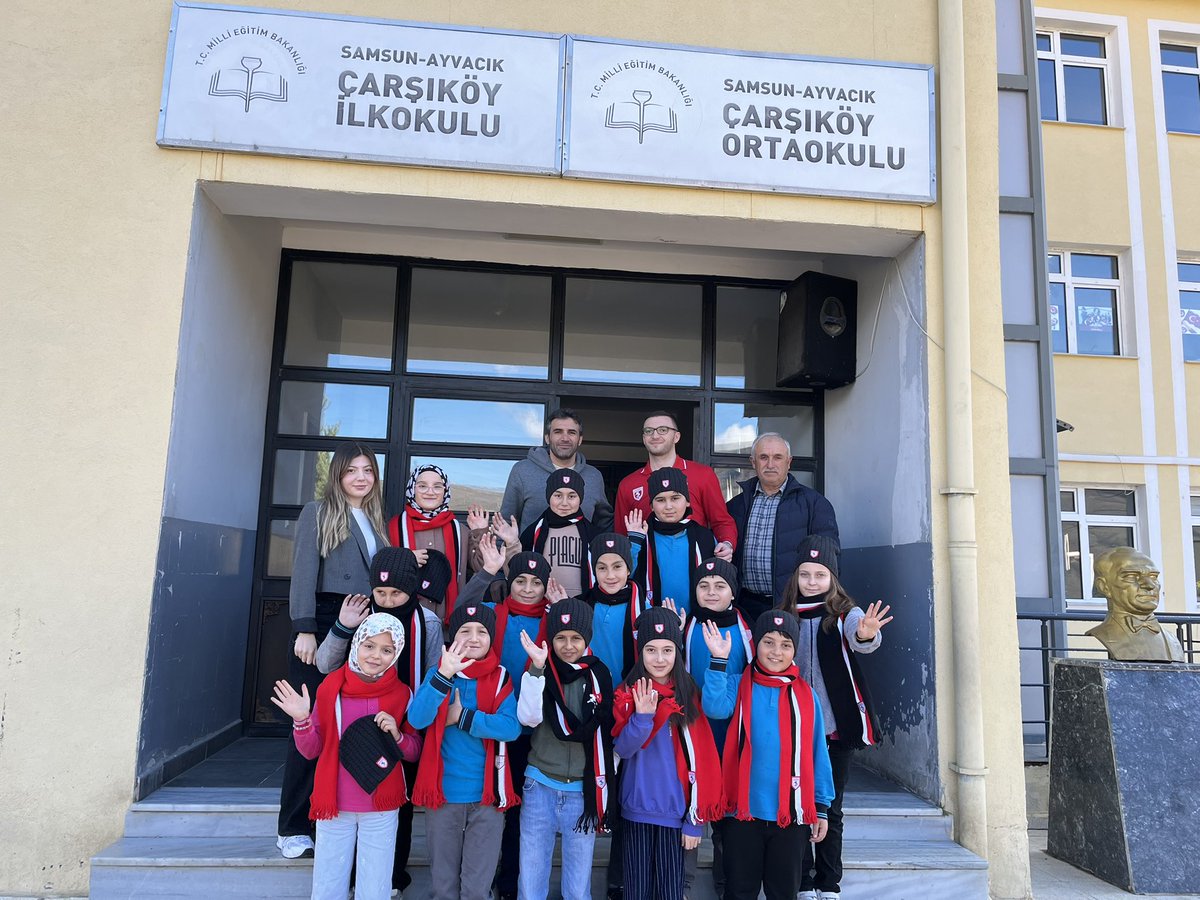 Bugünün anlam ve önemi benim için çok farklı.İlkokuluma Atatürklü armanın bir askeri olarak sevdamızı aşılamaya geldim.Bunun için bana destek olan sayın hocam Dr.Levent Güngör'e ; çok değerli meslek büyüklerim olan <a href="/drberkayaksu/">Berkay Aksu</a> 'ya,Dr. Yasin Furkan Yılmaz'a,