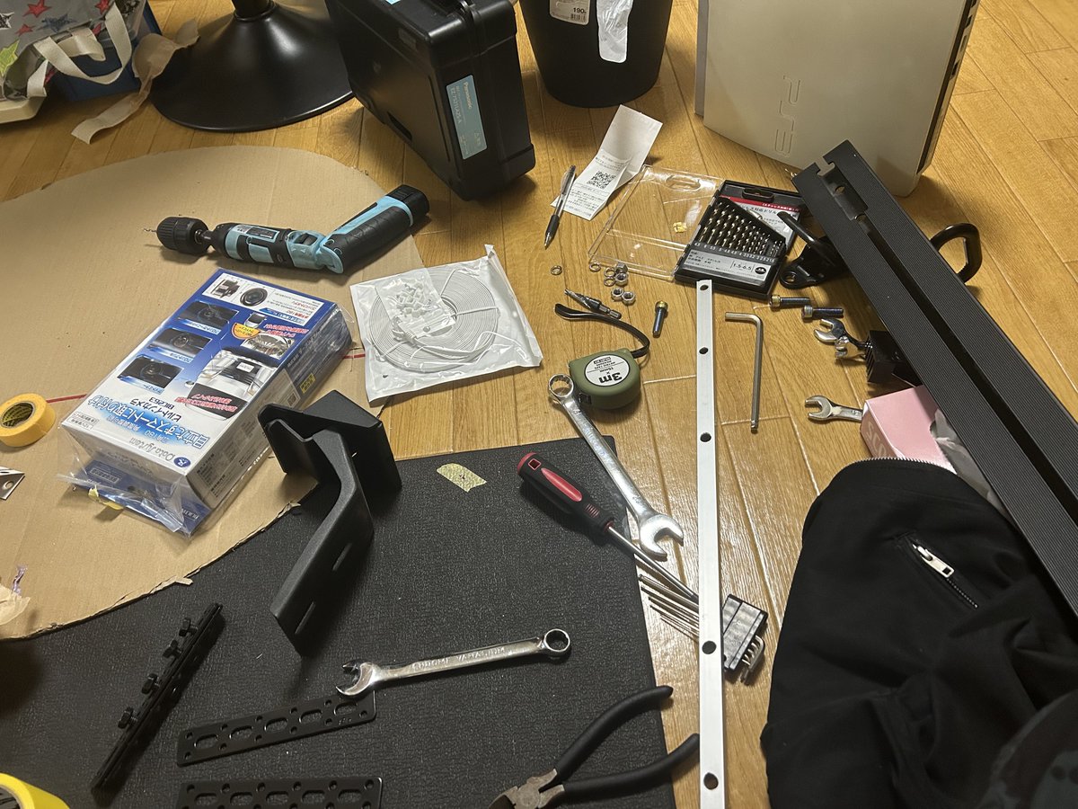 null_null33's tweet image. ルーフラックにベースキャリアをフュージョンできそうなので後ほど魔改造してみようと思います