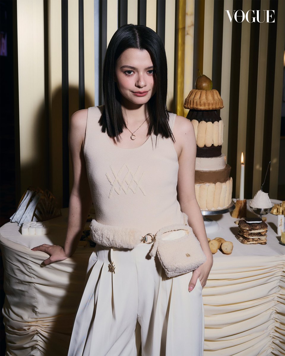 VogueThailand's tweet image. #ThaiDesignersAlert พาชมลุคของแขกคนสำคัญในโชว์ ‘Holiday Scene’ แบรนด์ WACAY ไม่ว่าจะเป็น เบ็คกี้-รีเบคก้า @AngelssBecky, หมิว-ณัชชา @miunatshaa, ณิชา-ณัฏฐณิชา @nuttanichanchd
, เมเบิ้ล-สิริวลี @mable_siriwalee และ แป้งจี่-ปภาวรินท์ @pangjiewr…