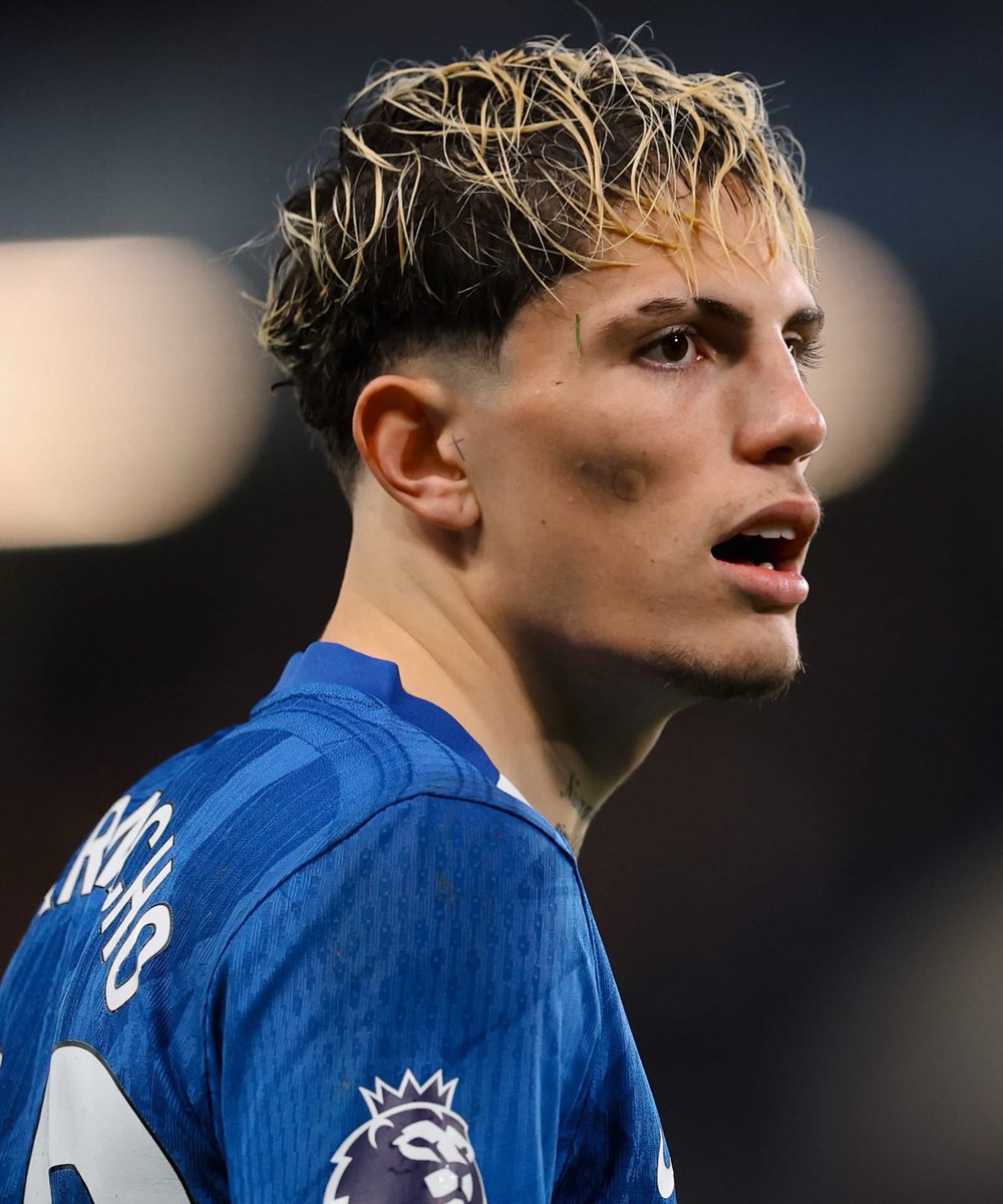 谢菲联若晴?错啊,改成符合实际:恩佐·费尔南德斯成英超最年轻南美百场里程碑,助力切尔西中场新力量 - 1