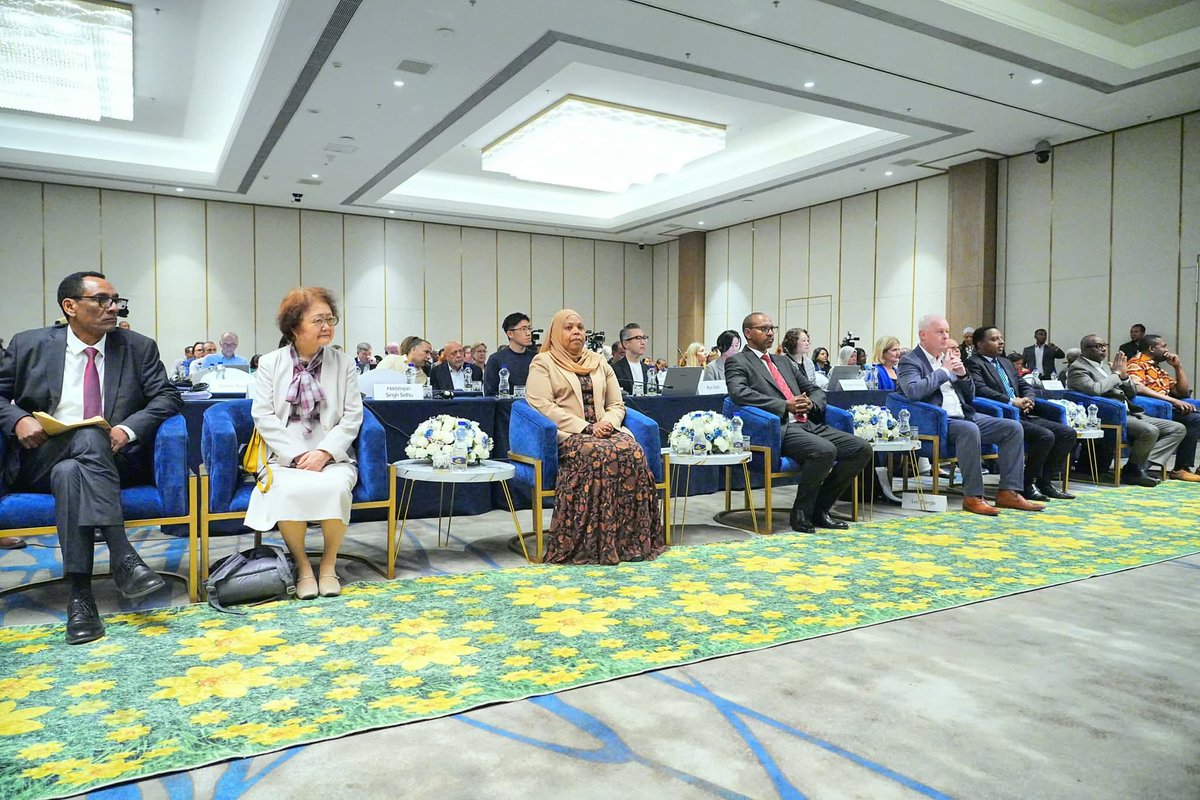 ሌላ ጥሩ ምልክት!የብልፅግና ፓርቲ ምክትል ፕሬዚዳንት አቶ  አደም ፈራህ በአፍሪካ ለመጀመርያ ጊዜ በአዲስአበባ  የሚካሄደው 37ኛውን የአለም የሰራተኛ ማህበራት ኮንፌደሬሽን ጠቅላላ ጉባኤ አስጀሞረዋልደ