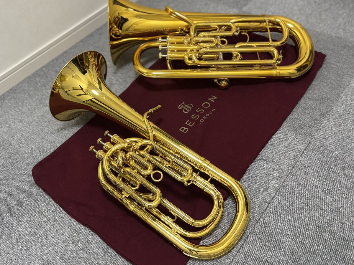 Euphotaro's tweet image. ブラスバンド企画主催から１年が過ぎ、
初心者→初級者くらいにはなれたと勝手に思い込むことにして新たにお迎え。

名前 「コジロウ」

#mynewgear #BESSON
#Baritone #BaritoneHorn