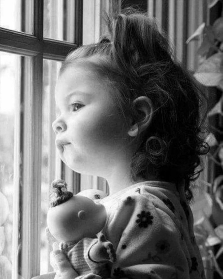 Sürekli bağırıp çağıran kişi 
Emin olun zayıf karakterlidir.

#salı