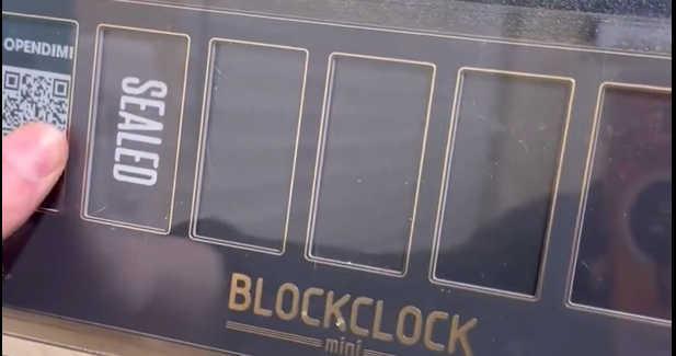 BitcoinJoker42's tweet image. ⚠️Warnhinweis für alle, die Videos &amp;amp; Bilder posten.
Versucht am besten, NIEMALS #QRCode´s sichtbar zu zeigen, wenn sie kritische Informationen enthalten.
Wallet-Adressen, Identifikationsdaten, Telefonnummern, Login-URLs + PW, WLAN-Zugänge usw.

QR-Codes haben vier ECC-Stufen…