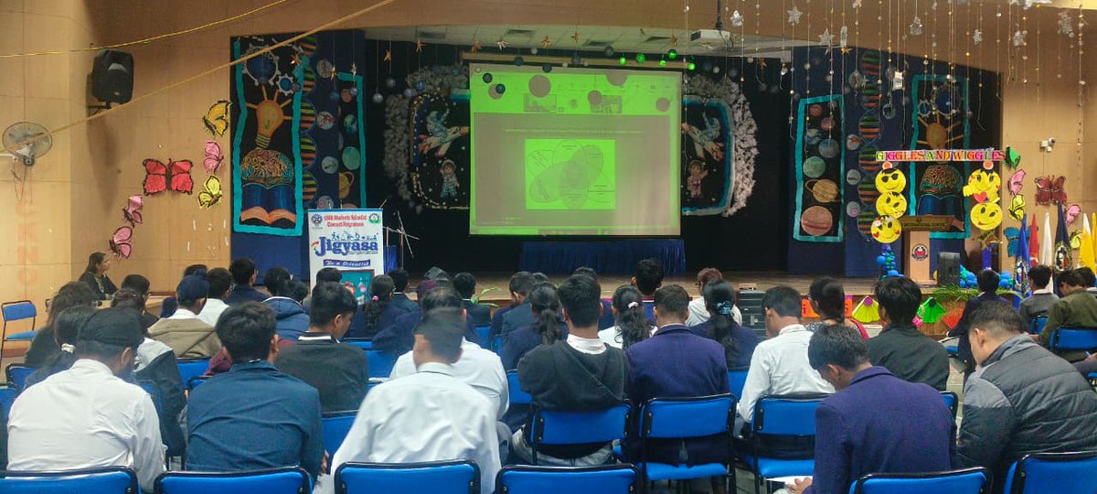 CSIRCIMAP's tweet image. @CSIRCIMAP Jigyasa organized an interactive virtual lecture on Drone Pilot: A 2025 profession and drone demonstration at Amity International School, Vrindavan Yojana, Lucknow. In this session, Principal Scientist, CSIR-CIMAP, Dr. Bhaskar Shukla delivered the lecture, and our…