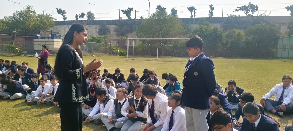 CSIRCIMAP's tweet image. @CSIRCIMAP Jigyasa organized an interactive virtual lecture on Drone Pilot: A 2025 profession and drone demonstration at Amity International School, Vrindavan Yojana, Lucknow. In this session, Principal Scientist, CSIR-CIMAP, Dr. Bhaskar Shukla delivered the lecture, and our…