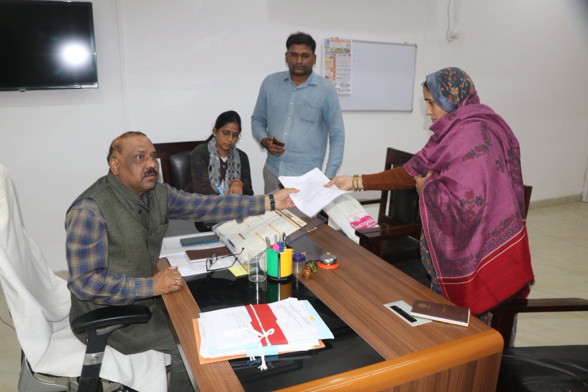 चम्बल संभागीय मुख्यालय पर चम्बल कमिश्नर श्री सुरेश कुमार के निर्देश पर संयुक्त आयुक्त विकास श्री बीएस जाटव ने मंगलवार, 2 दिसंबर को चम्बल भवन में जनसुनवाई की।    
-
facebook.com/commissionerch…
-
#Morena #JansamparkMP <a href="/JansamparkMP/">Jansampark MP</a>