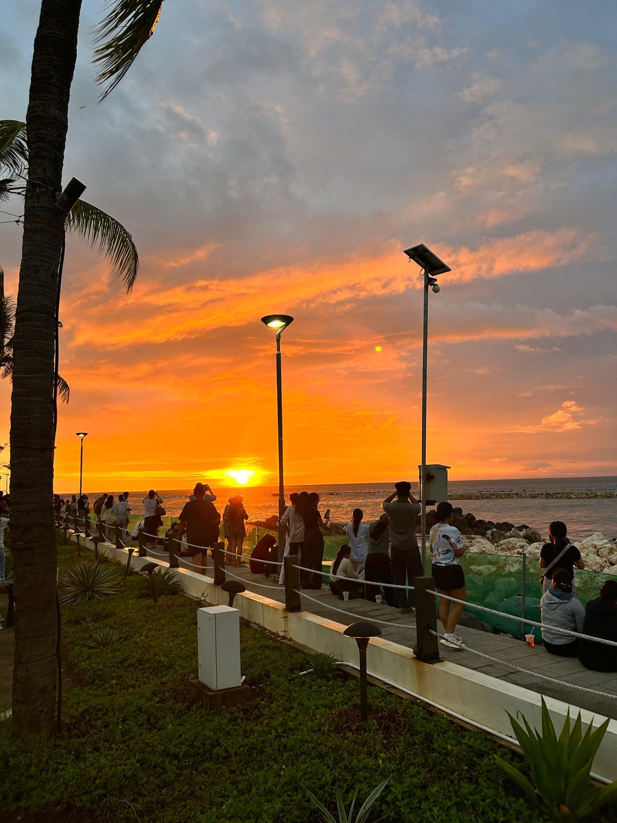 debitmandiri's tweet image. Abis ujan munculah sunset ✨