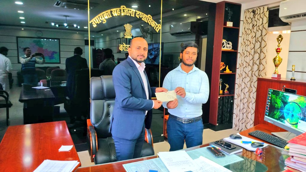 dckoderma's tweet image. जिला प्रशासन कोडरमा द्वारा आज तीन अभ्यर्थियों को विभिन्न शाखाओं में कंप्यूटर ऑपरेटर के पद पर नियुक्त किया गया। इस दौरान सभी चयनित अभ्यर्थियों को नियुक्ति पत्र प्रदान कर शुभकामनाएं देते हुए कहा कि पदभार ग्रहण कर निष्ठापूर्वक एवं दक्षता के साथ कार्य करें और जिले के विकास कार्यों…