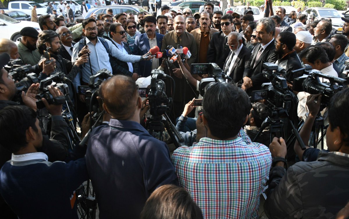 MQMPKOfficial's tweet photo. اس موقع پر سینٹرل آرگنائزنگ اینڈ کوآرڈینیشن کمیٹی کے سید شکیل احمد، شریف خان و دیگر رہنما، ارکین صوبائی اسمبلی عبدالوسیم، اعجاز الحق، مرکزی شعبہ جات کے ذمہ داران بھی موجود تھے.
#MQMPakistan #KarachiMasterPlan2020
#Karachi #MasterPlan2020 #KSDP2020 #SindhHighCourt https://t.co/J847fL3F23