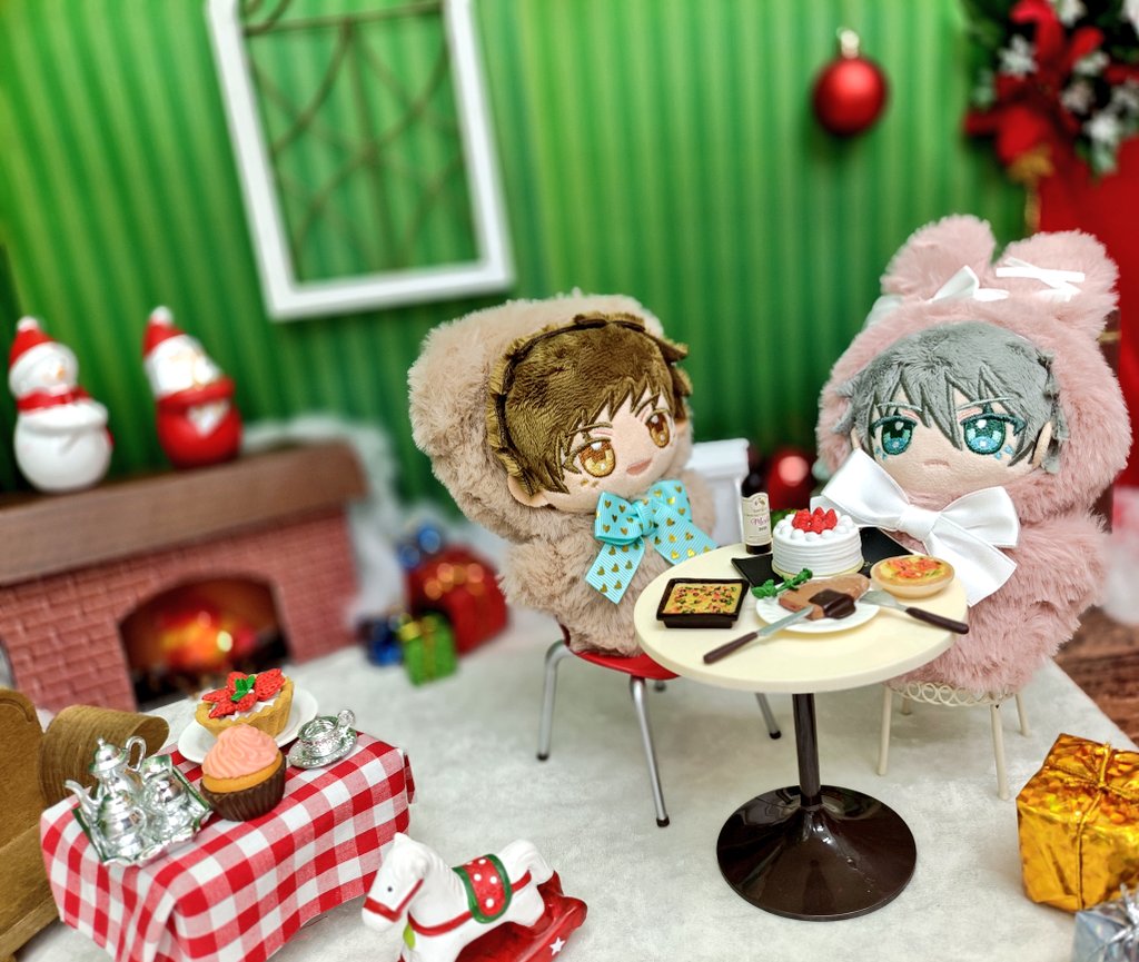 seki2tachimi's tweet photo. その後ジーストア大阪さんへ。
撮影スペースお借りしてぬいぐるみの撮影させて頂きました。
撮影スペースがクリスマスの雰囲気になってて可愛いです。
#リトルワールド_ジーストア https://t.co/Wjo1L7jDXv