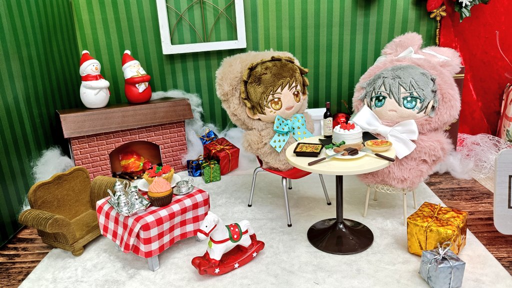 seki2tachimi's tweet photo. その後ジーストア大阪さんへ。
撮影スペースお借りしてぬいぐるみの撮影させて頂きました。
撮影スペースがクリスマスの雰囲気になってて可愛いです。
#リトルワールド_ジーストア https://t.co/Wjo1L7jDXv