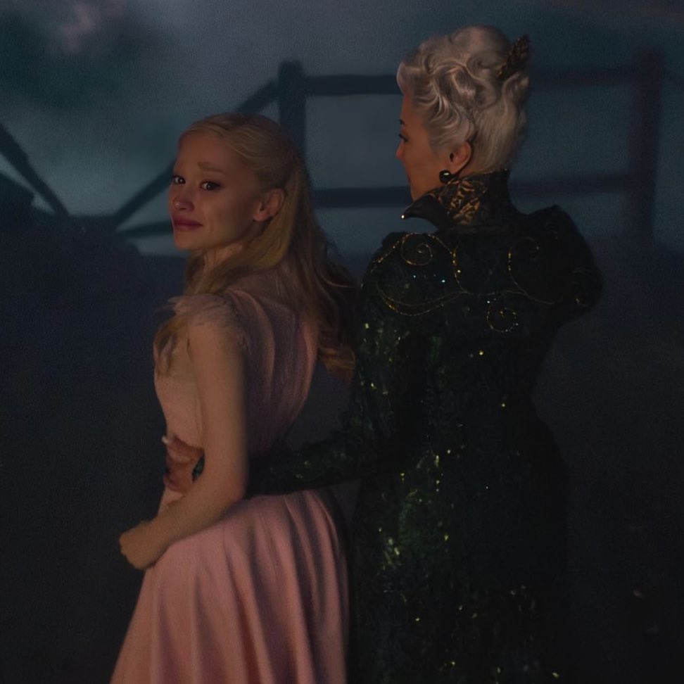 agsmysweetener's tweet image. some of you think you wouldve gotten on that broom when the truth is that you dont even go to protests when they&apos;re held in your city so i suggest you think more ab how most of us are actually glinda and ab how courageous elphaba&apos;s decision to become an ENEMY OF THE STATE rly was