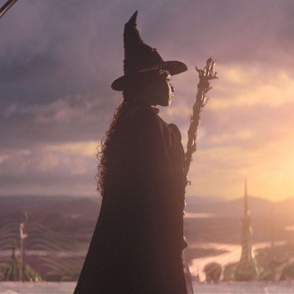 agsmysweetener's tweet image. some of you think you wouldve gotten on that broom when the truth is that you dont even go to protests when they&apos;re held in your city so i suggest you think more ab how most of us are actually glinda and ab how courageous elphaba&apos;s decision to become an ENEMY OF THE STATE rly was