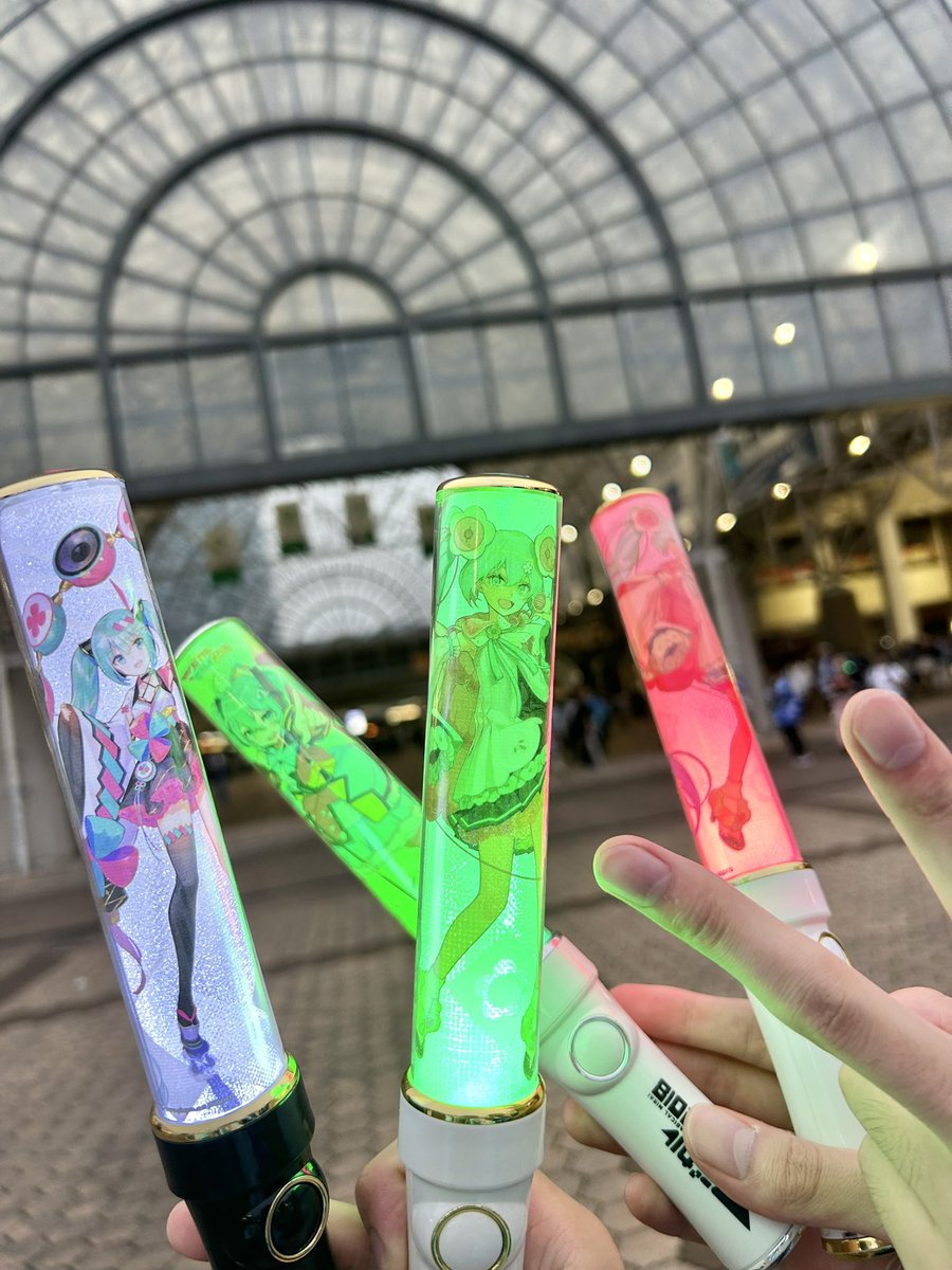 POCKY_TOPPON's tweet photo. 🏷️冬ライブ前のお友達探し𓂃◌𓈒𓐍

イベントでエンカとか挨拶とかできたらいいなぁ〜って思ってます🎶

#ローミク、#セカライ5th、#デコミク、#ポケミク 参戦予定✌️
冬ライブ盛り沢山で楽しみすぎる🥰❄️
よかったら仲良くしてください！！

💬&amp;♻️&amp;❤️全反応回ります^^

#ボカロ好きさんと繋がりたい https://t.co/GLhcFDXoN5