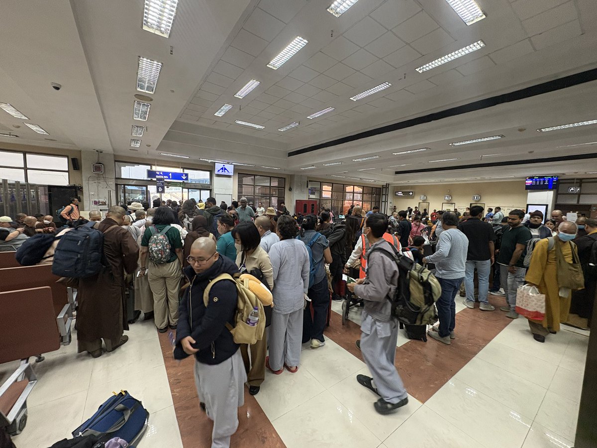 IndexBihar's tweet image. This is the condition of Bihar’s biggest international tourism hub’s airport.

Bihar’s only operational international airport is overcrowded and short on space.

Gaya Ji is in dire need of a bigger terminal and runway expansion.
@jitanrmanjhi