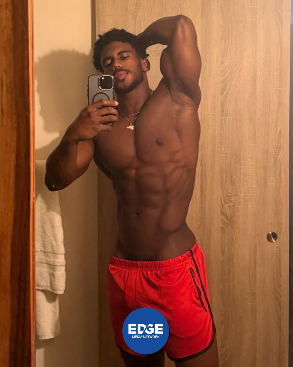 EdgeMediaNet's tweet image. Sun on skin, waves in shot, comments in overdrive. ow.ly/Mq9U30sREHL Magnus Adonis keeps the shirt off and the gaze on, serving Dominican heat with a wink. Our take: he knows the assignment and the algorithm. Curious minds can connect the dots. #MaleModel