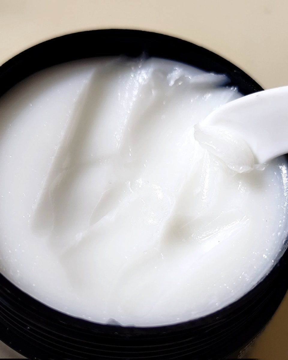 SAFE CARE TP BUKAN MINYAK ANGINNNN!!!!!!

Ini skin balm, unik bgt produknya cocok buat yg kulitnya suka kemerahan, gatal, sensitif atau ada eksim. Klo perut begah jg aku suka oles ini karna anget👍