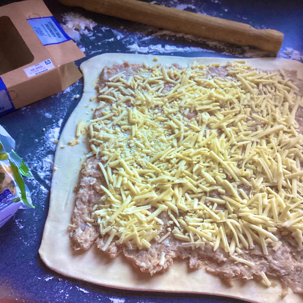 thebakingnanna1's tweet image. Sausage and cheese puff pastry swirls (pastry not made by me 😂 @JusRolUKIreland ) #toptips use a pizza cutter it give you a nice cut 😊and double yolk wash to get that lovely golden brown😍bake on 180f for 25/30 mins depending on your oven 😊