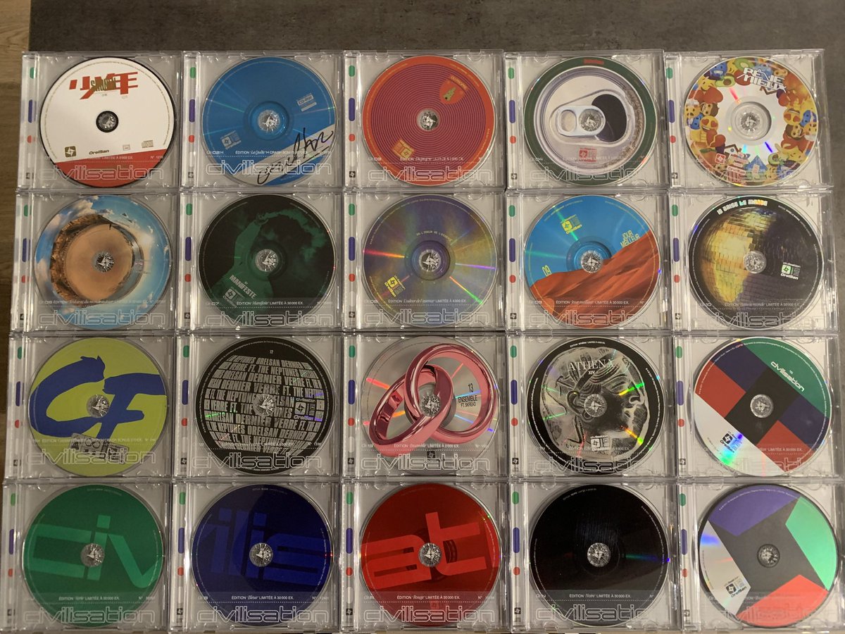 Bonjour à tous 👋
Je voulais savoir si vous aviez une idée de comment je pourrais reproduire ce cadre svp? 
J’ai les cd mais ils ne sont toujours pas encadré et ça m’embête un peu 😅.
Si quelqu’un d’ailleurs a mis les cd en cadre je suis chaud pour voir ça 😊. 
Merci 🙏