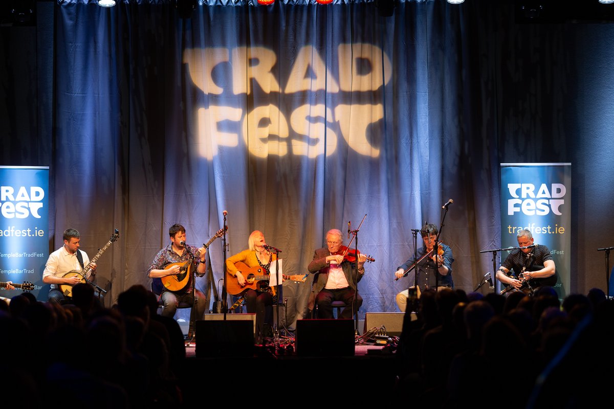LaMochiladeMama's tweet photo. 🎶¿Eres fan de la música irlandesa?

En enero, Dublín vibra con el TradFest en Temple Bar: el mayor festival de música tradicional de Irlanda llena la ciudad de conciertos y talento emergente.

¡Una cita imprescindible!

#IrlandaLlegaATuCorazon @descubreirlanda https://t.co/jquJII4WaK
