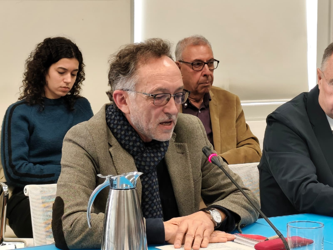 Nos sumamos al 47 aniversario de la #Constitución española presentando hoy una nueva edición español - árabe revisada en colaboración con <a href="/Escueladetraduc/">Escuela de Traductores de Toledo (UCLM)</a> y <a href="/boegob/">BOE</a>. Disponible en boe.es/biblioteca_jur…