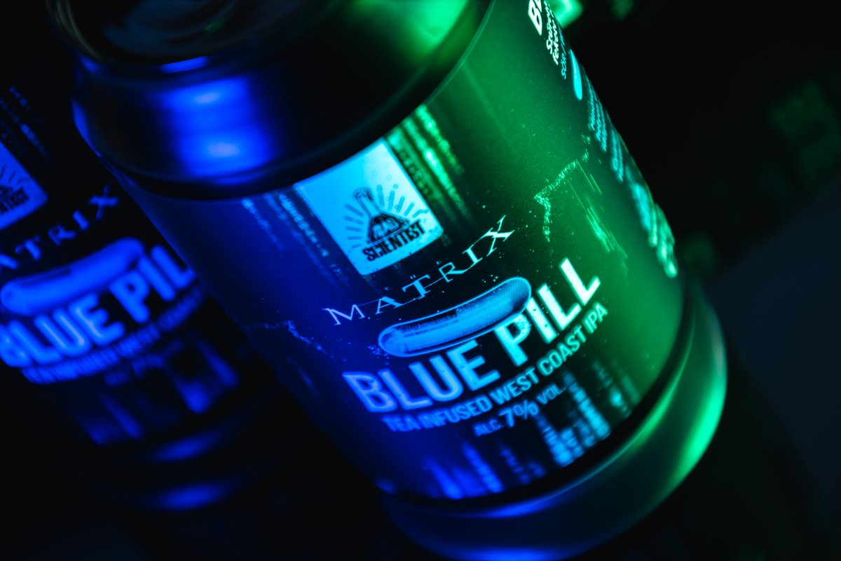 madscientisthun's tweet image. The Matrix - BLUE PILL 🆕 Tea Infused West Coast IPA 7% 💙 #neo #thematrix #elcbrands #hbo #warnerbros #bluepill #madscientist Classic West Coast bitterness layered with smooth black tea notes from Sumatra. Calm, clear, and comfortably familiar. 🍵 madscientist.hu/en/termek/the-…