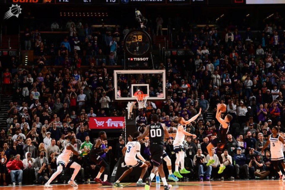 Jinoa20's tweet photo. @LakeShowYo @realapp “Collin Gillespie made a shot.” https://t.co/JDgF0WsWkx