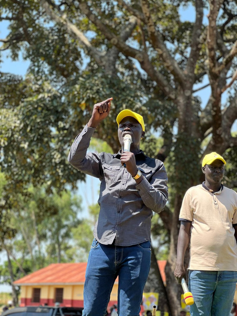 943qfmlira's tweet photo. Hon Dr. @JaneRuth_Aceng's campaign manager has rallied the people of Akia Ward, highlighting the impactful work she achieved last term and the big plans she’s set to deliver in this new mandate. The message was clear: more progress, more service, and more commitment to the community.
#ProtectingTheGains