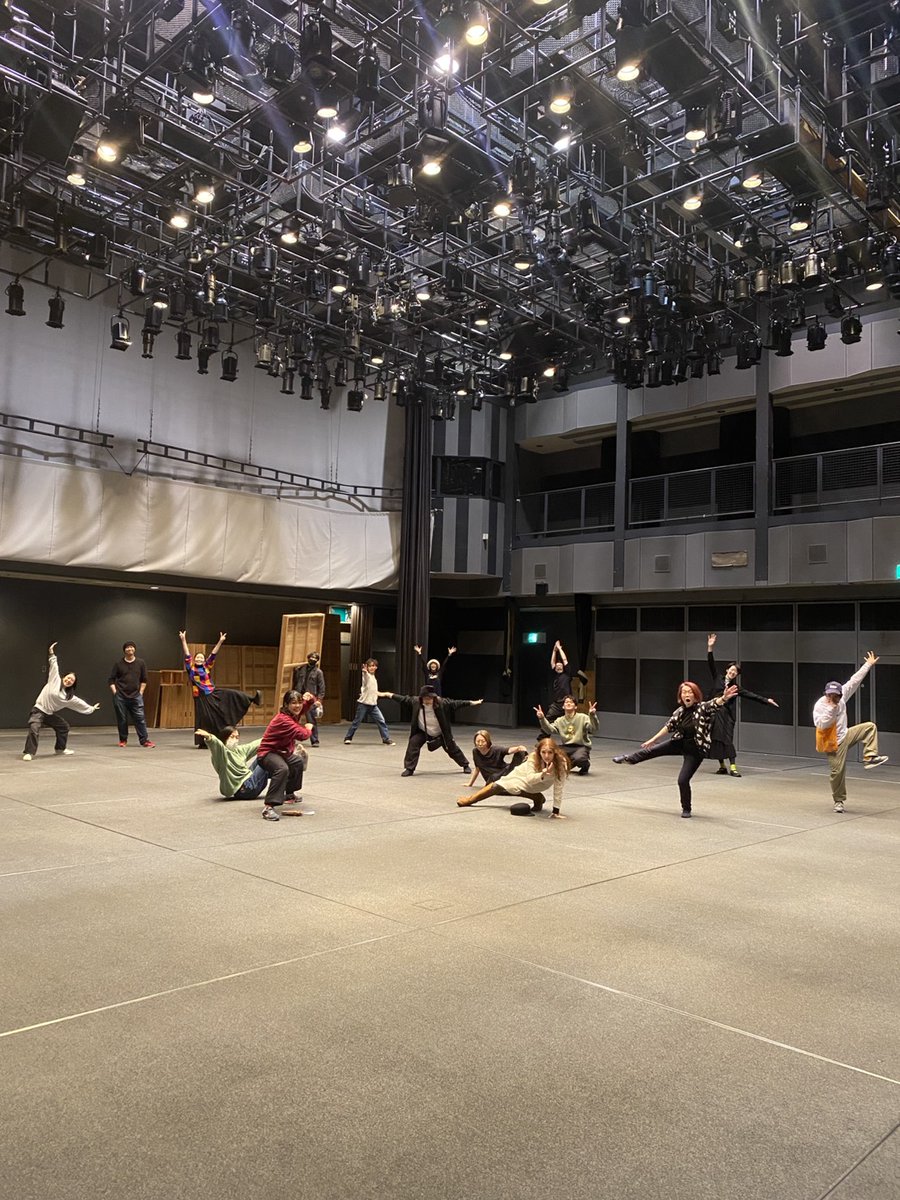 改めまして、#万博設計16『沈む。躍れ、ひとり』を観に来てくださったお客様、応援してくださった皆様、有能すぎるスタッフの皆様、素敵すぎる俳優陣の皆様、橋本さん、そしてアイホール、本当に本当に本当にありがとうございました！！
これからも素敵な舞台を創っていきたい‼️精進して参ります‼️‼️‼️