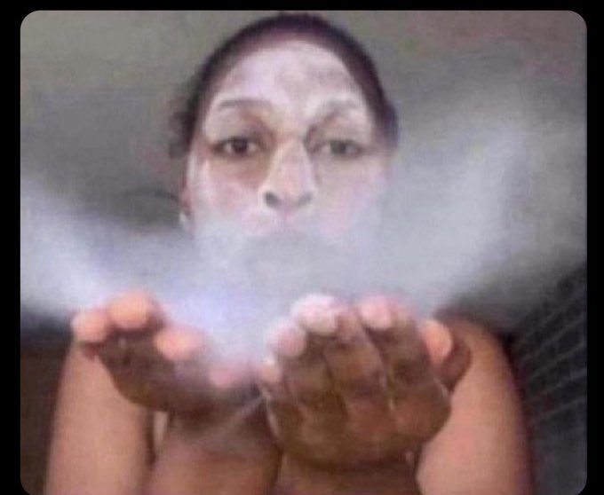 Let me blow powder so my mutuals will start engaging me.💔😭

Engage this post