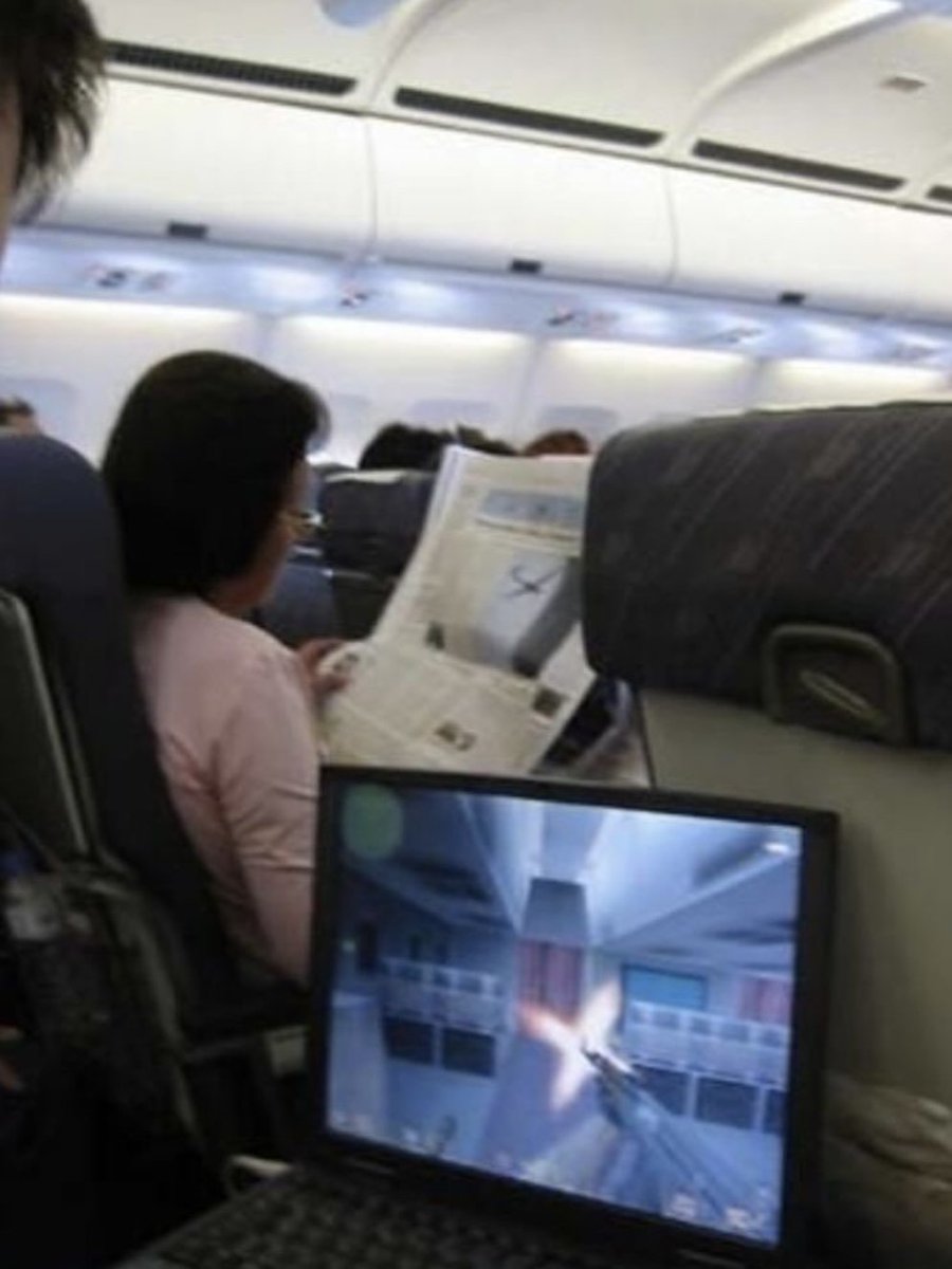 CSGOnet_case's tweet image. What year does this feel like to you? 💀🔥

Bonus: ⭕ TWSKIN ⭕

#CS2