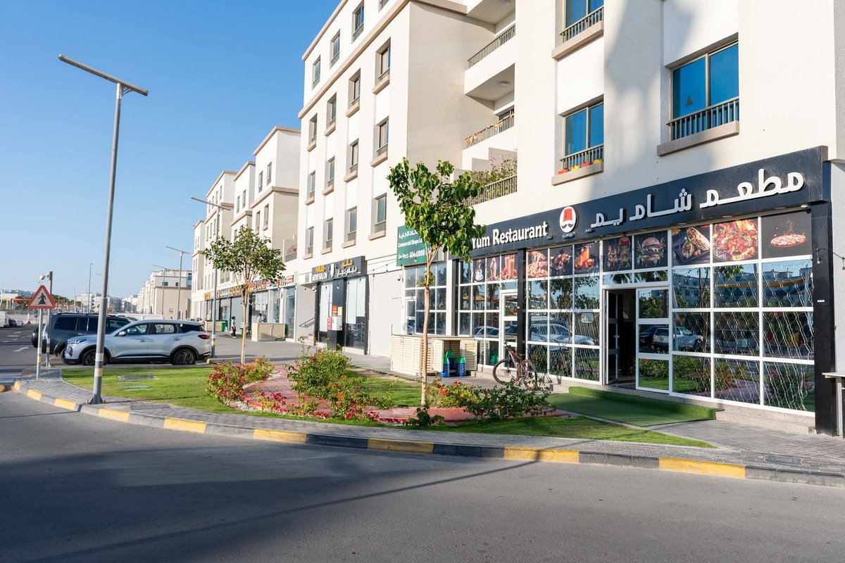 🛍️ افتح مشروعك الآن وسط أكثر من 10 آلاف مقيم.
📈 قاعدة عملاء جاهزة + مساحات مرنة لبدء مشروعك.
📍 موقع استراتيجي داخل مجتمع نشِط.
📞 للحجز والاستفسار: 40403000
🛍️ Start your business now among more than 10,000 residents.
📈 A ready customer base and flexible spaces to launch your