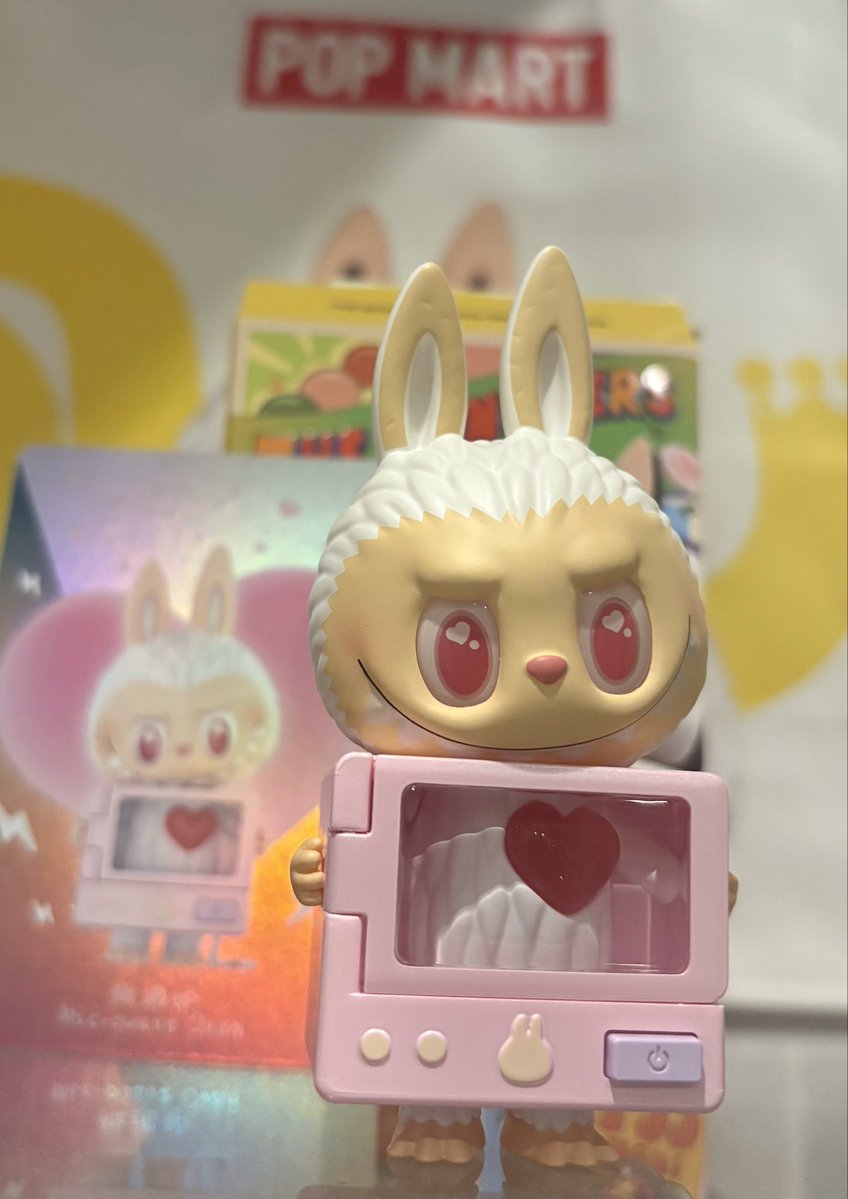 ポップマート ラブブ　シークレット 初めてポップマート行った記念にラブブのフィギュアを1個買ってみたん
