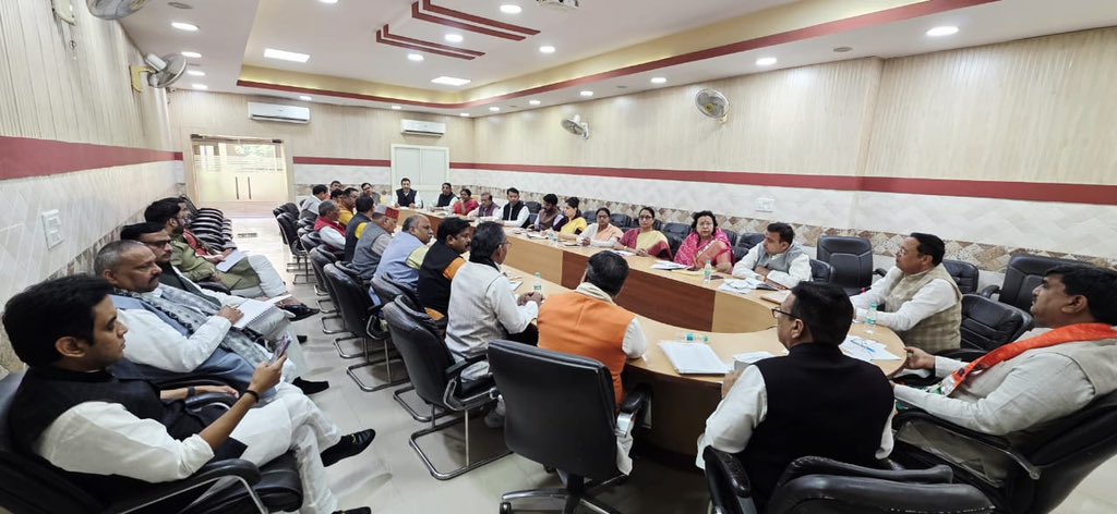 idharampalsingh's tweet image. आज भाजपा प्रदेश मुख्यालय पर मतदाता विशेष गहन पुनरीक्षण (S.I.R) अभियान के निमित्त प्रदेश पदाधिकारियों के साथ समीक्षा एवं योजना बैठक किया।