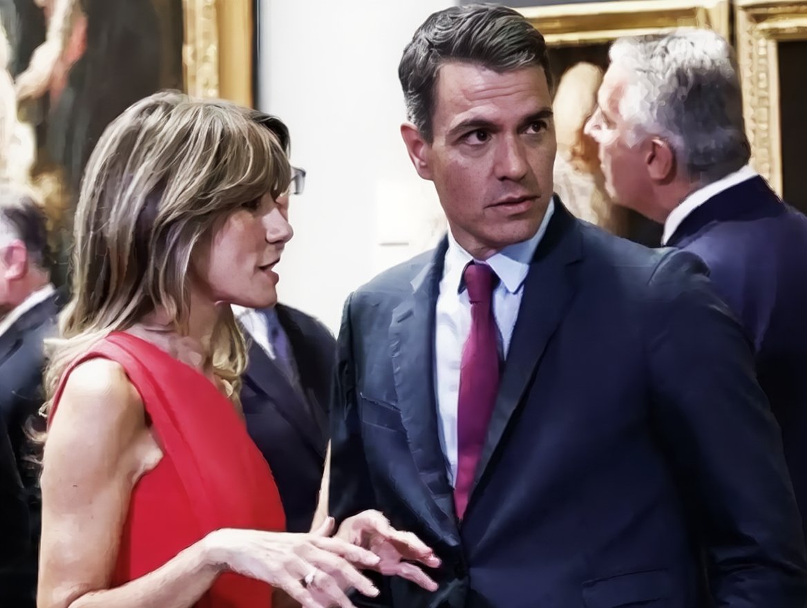 LosMeconios's tweet image. —Aunque sea mentira, has hecho bien en decir que no conocías mucho a Ábalos, cariño.
—Lo sé, pero… ¿por qué me llamas “cariño”?
—Porque soy tu mujer.
—¿Qué mujer?
—Begoña.
—¿Quién?