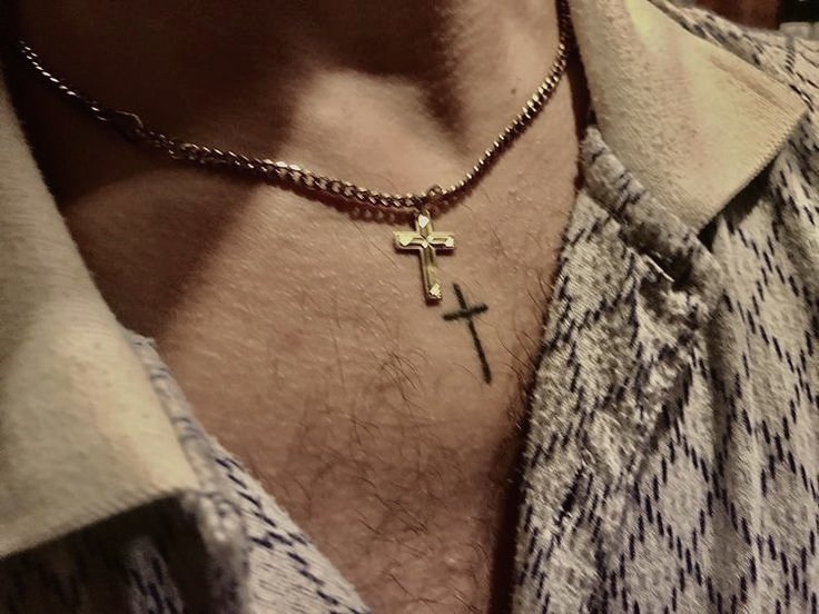 вернулся к себе на время, внеплановый отпуск. 

"𝔀𝓮 𝓼𝓱𝓪𝓭𝓸𝔀 𝓫𝓸𝔁 𝓪𝓷𝓭 𝓭𝓸𝓾𝓫𝓵𝓮 𝓬𝓻𝓸𝓼𝓼 𝔂𝓮𝓽 𝓷𝓮𝓮𝓭 𝓽𝓱𝓮 𝓬𝓱𝓪𝓼𝓮"