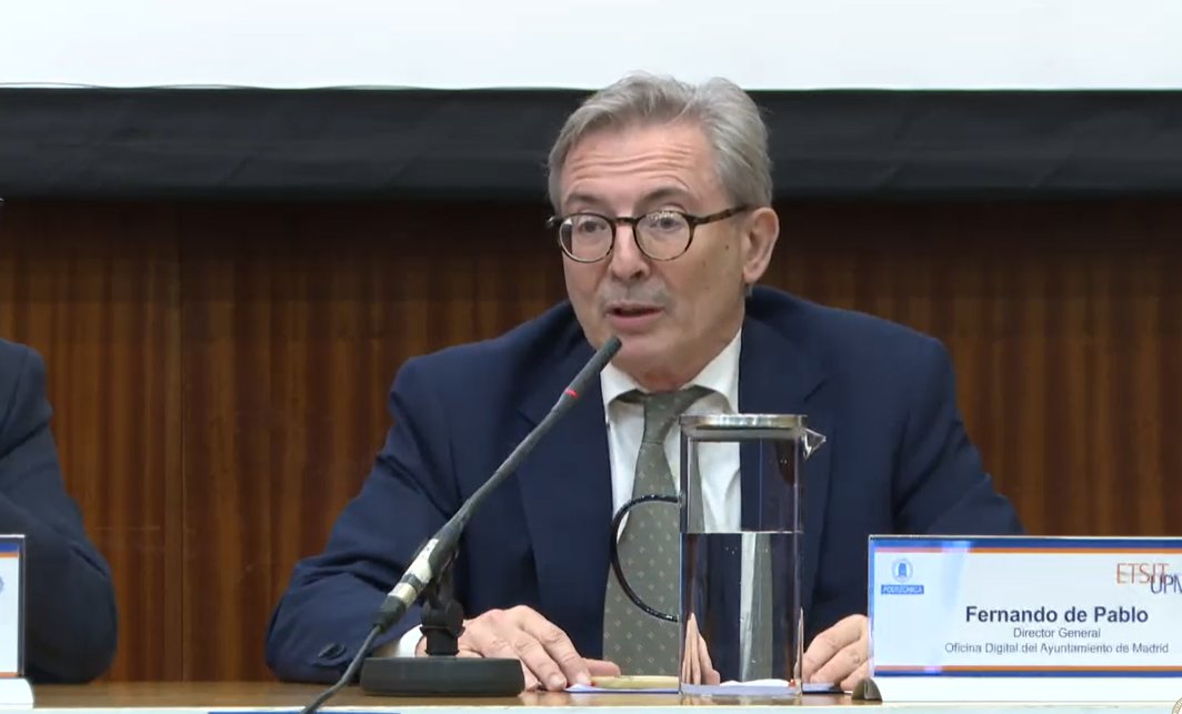 Fernando de Pablo, director General de la Oficina Digital  de <a href="/MADRID/">Ayuntamiento Madrid</a> y egresado de <a href="/telecoupm/">ETS de Ingenieros de Telecomunicación - UPM</a>  también ha destacado  el hecho de que "esta escuela ha vivido todas las revoluciones tecnológicas recientesy siempre busca poner la tecnología al servicio de la sociedad". 
#somosUPM